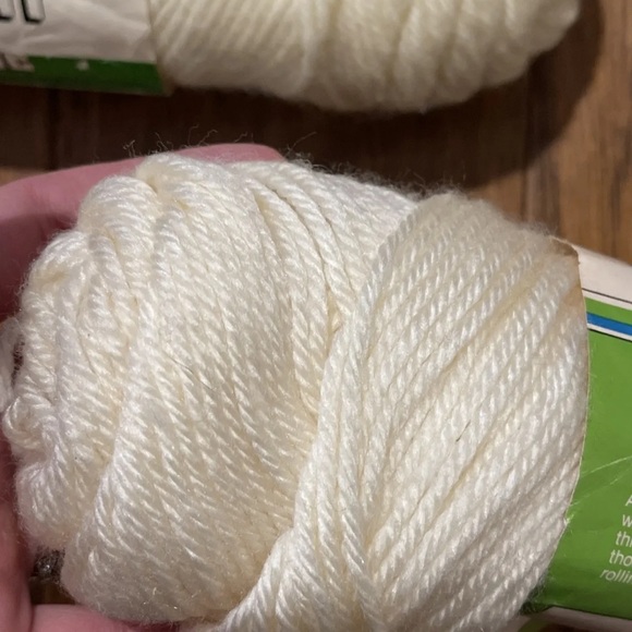 Zayre and Green Oak 100% Acrylic Yarn Off-White Fishermen 4-Ply 6 Oz Lot Of 2 - Picture 8 of 11